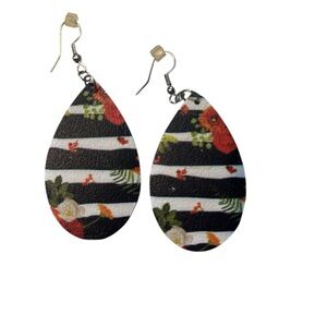 Think spring faux leather leather earrings
